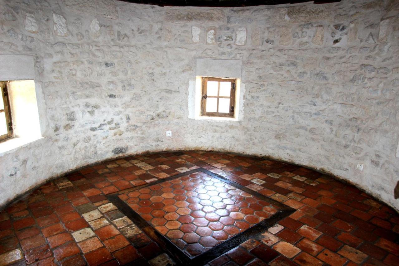 Château d'Island Vézelay Pontaubert Bagian luar foto
